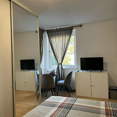 Homestay No 13 House Raca Bratislava